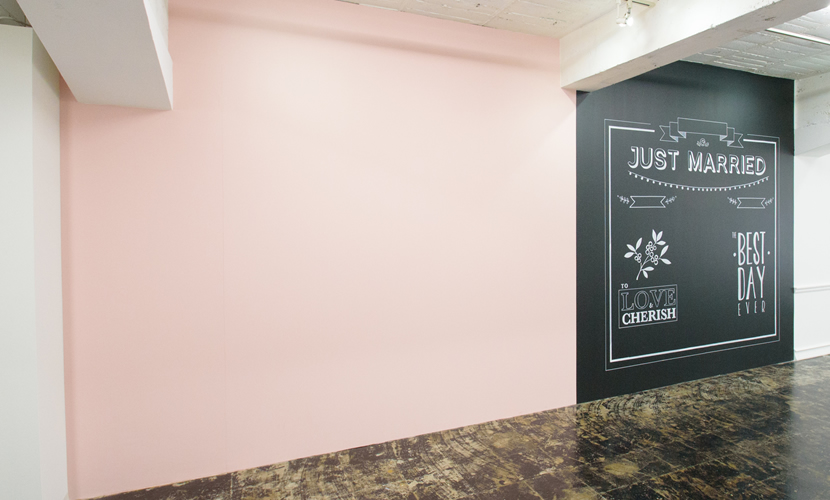 アンティークピンク 温かみのあるピンク壁紙の撮影スタジオ 本町 心斎橋 空きスぺ24